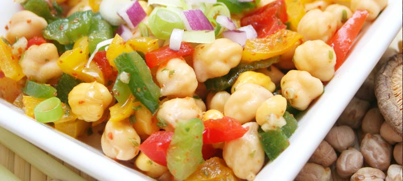 Ensalada de garbanzos y ‘tzatziki’