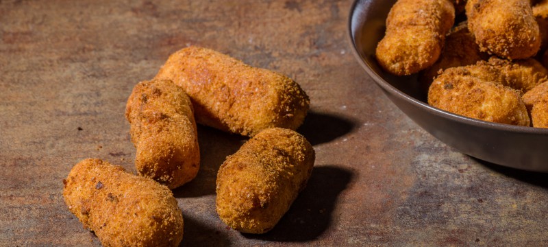 Croquetas de huevo y remolacha