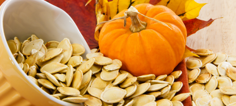 Receta de aprovechamiento ideal para Halloween: semillas de calabaza con especias